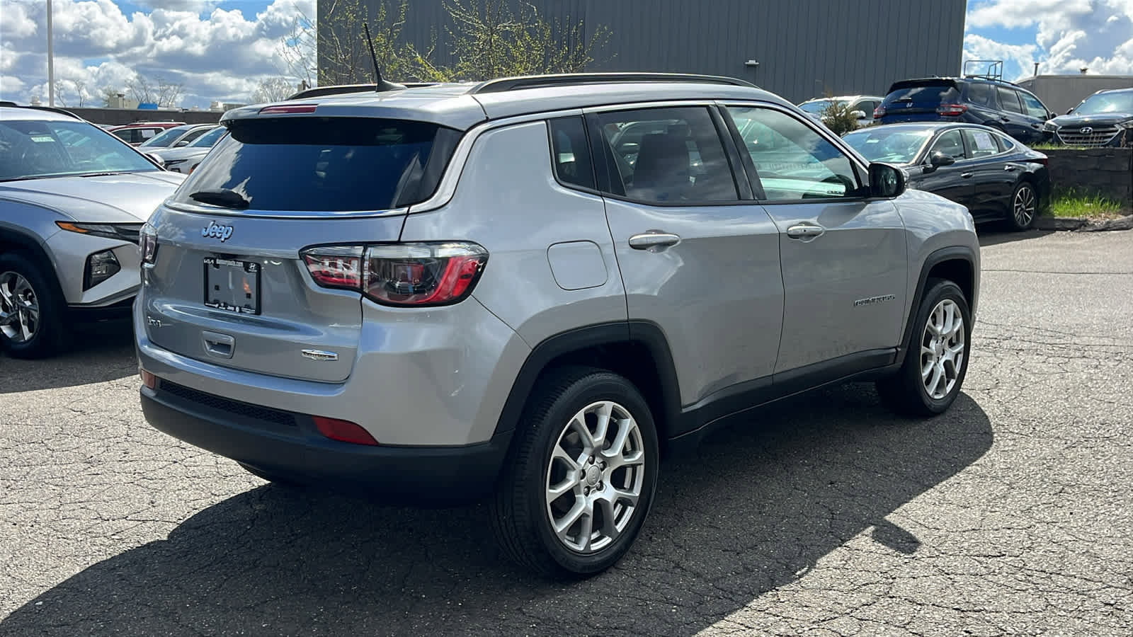 Used 2022 Jeep Compass Latitude AWD/4WD image 5