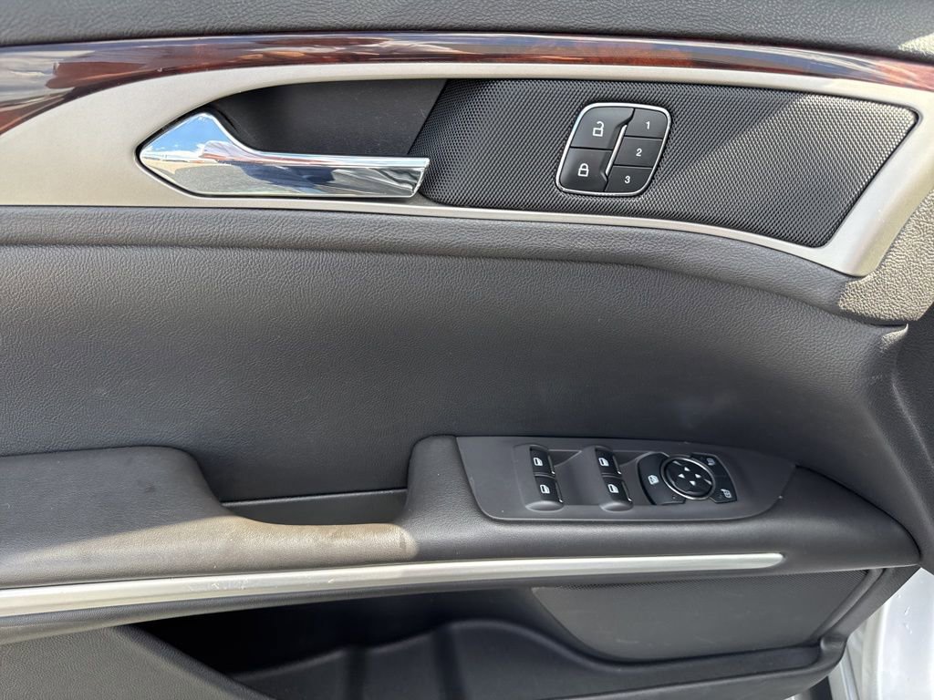 Used 2013 Lincoln MKZ FWD image 17