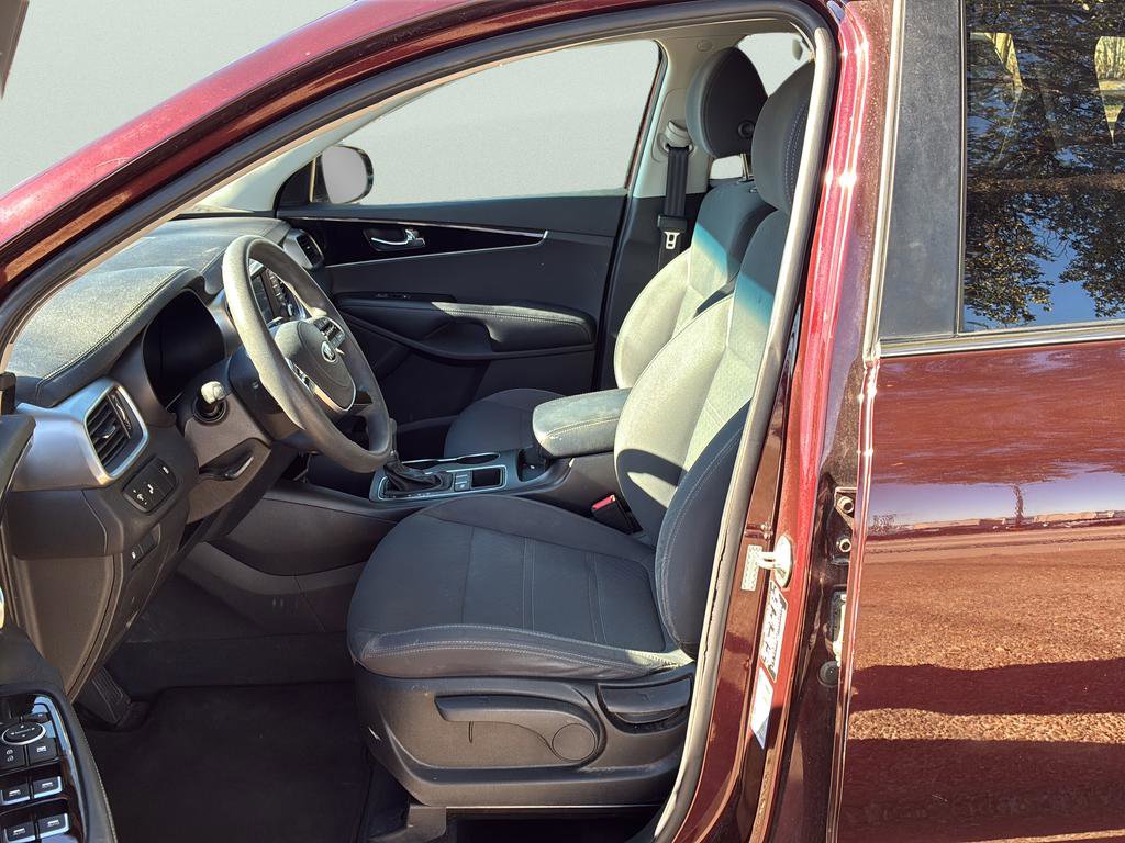 Used 2019 Kia Sorento FWD image 18