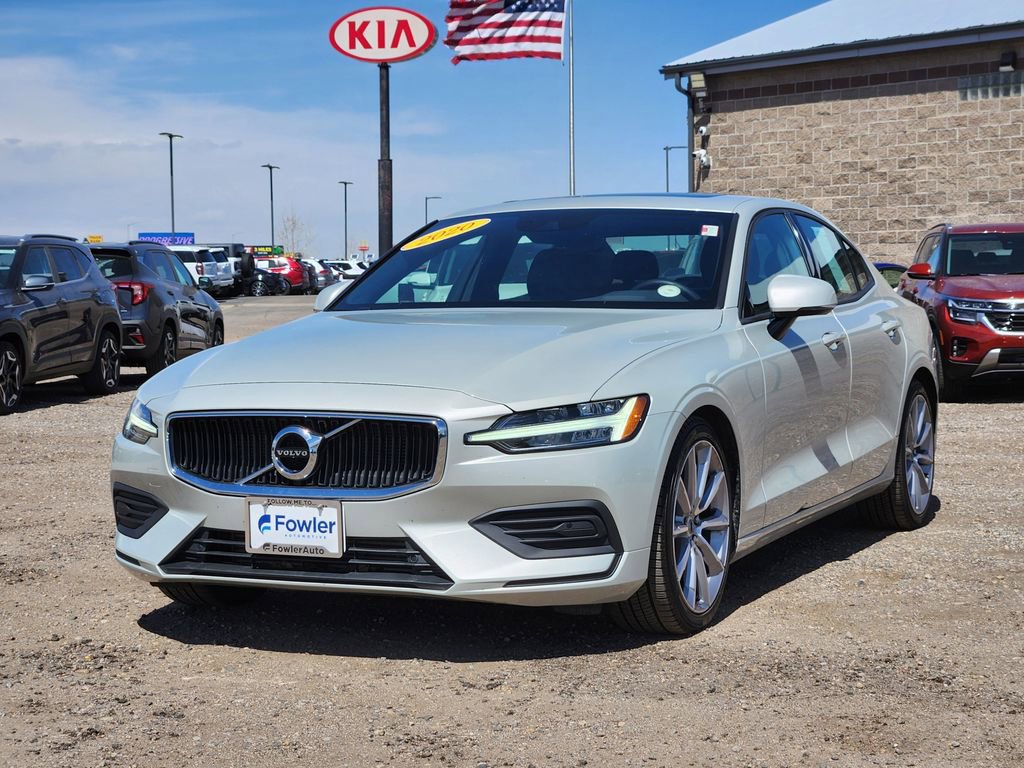 Used 2020 Volvo S60 T6 Momentum w/ Protection Package image 4