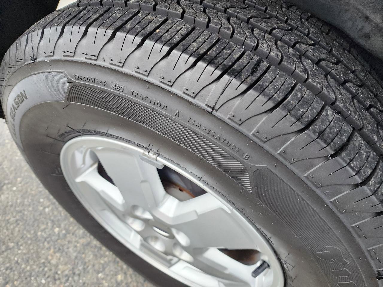 Used 2010 Ford Escape XLT image 30