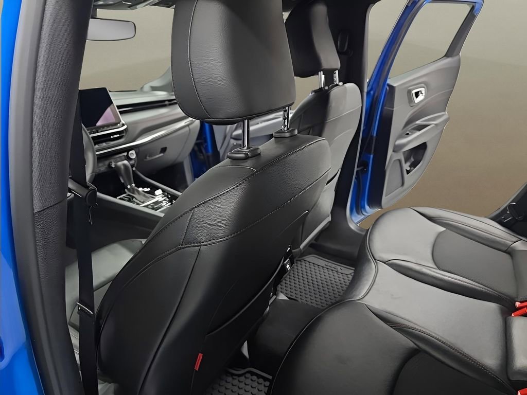 Used 2025 Jeep Compass Trailhawk AWD/4WD image 14