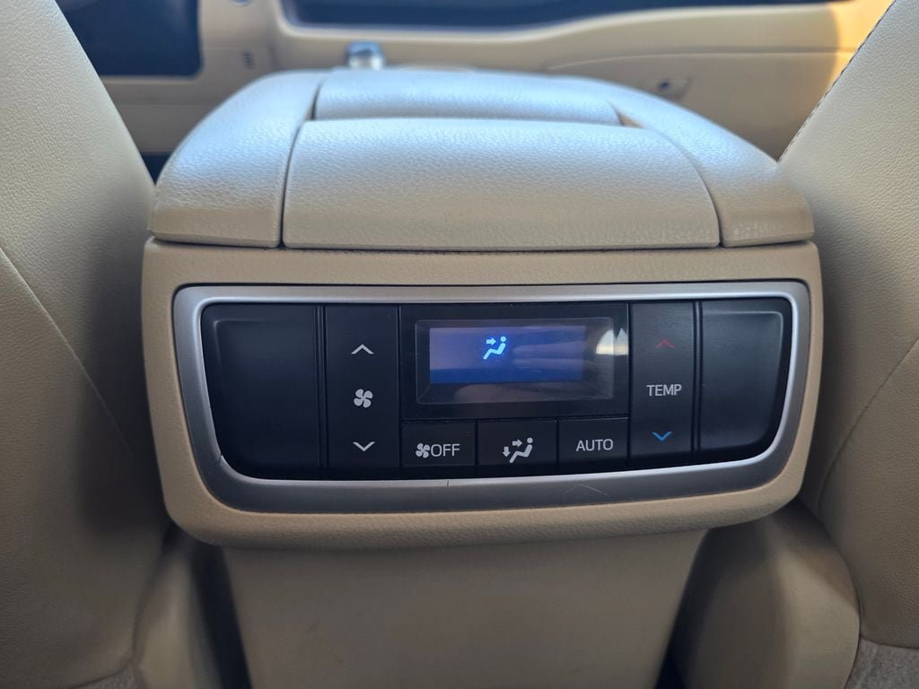 Used 2014 Toyota Highlander Limited AWD/4WD image 25