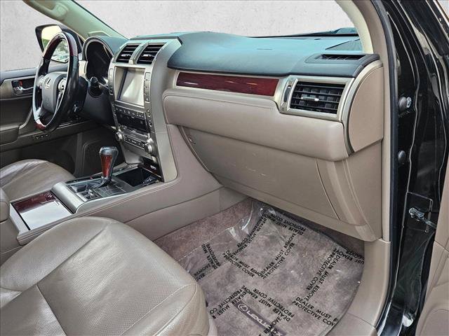 Used 2016 Lexus GX 460 w/ Premium Package AWD/4WD image 23