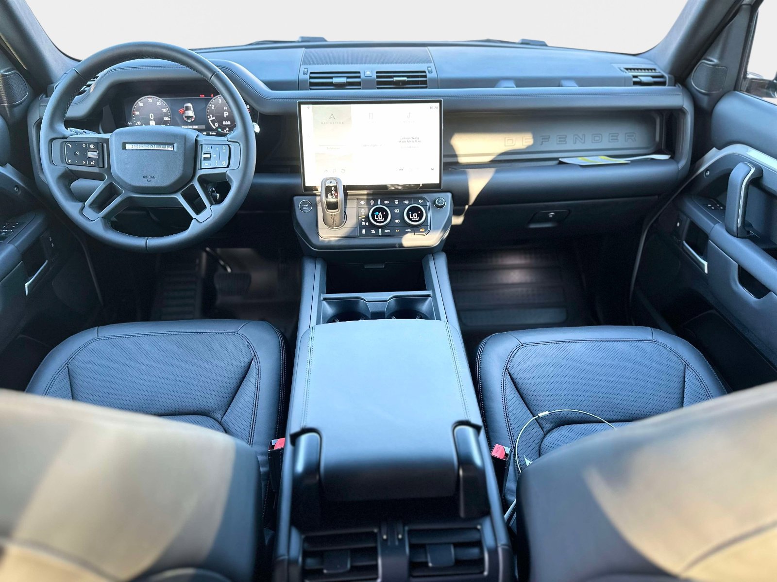 New 2026 Land Rover Defender 110 X-Dynamic SE AWD/4WD image 11