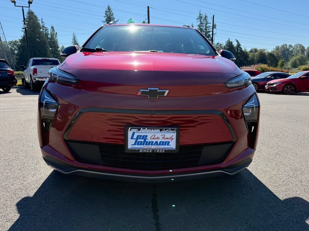 Used 2023 Chevrolet Bolt EUV Premier w/ Sun & Sound Package FWD image 7