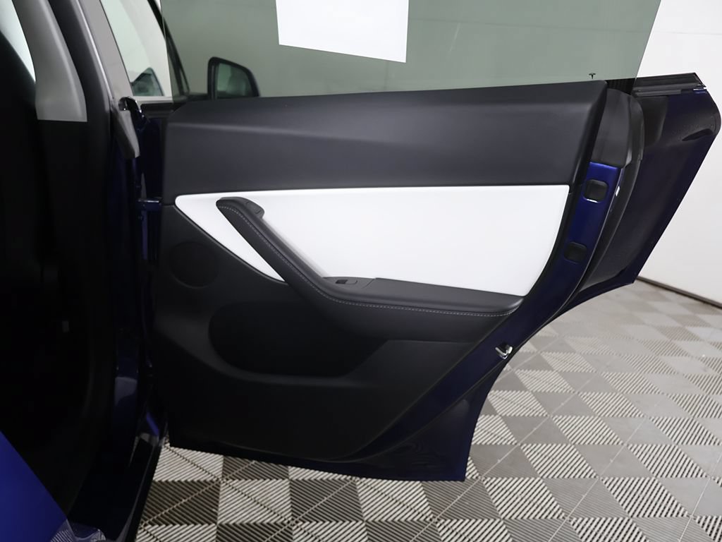 Used 2022 Tesla Model Y Long Range AWD/4WD image 21