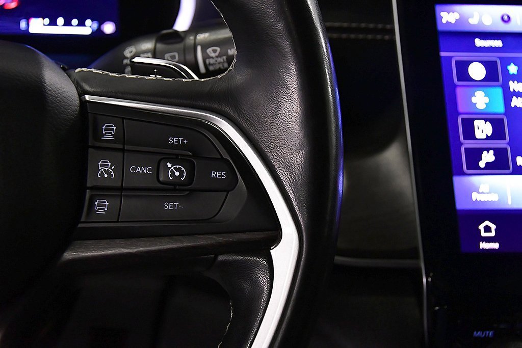 Used 2021 Jeep Grand Cherokee L Limited w/ Luxury Tech Group II image 19