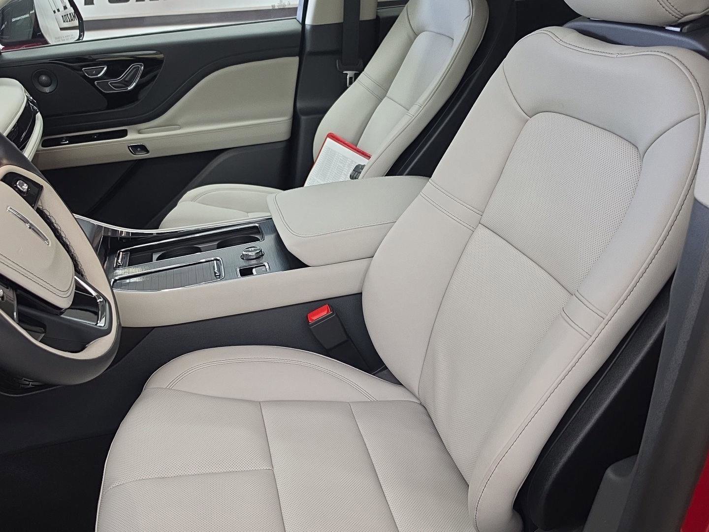 New 2026 Lincoln Aviator AWD image 13