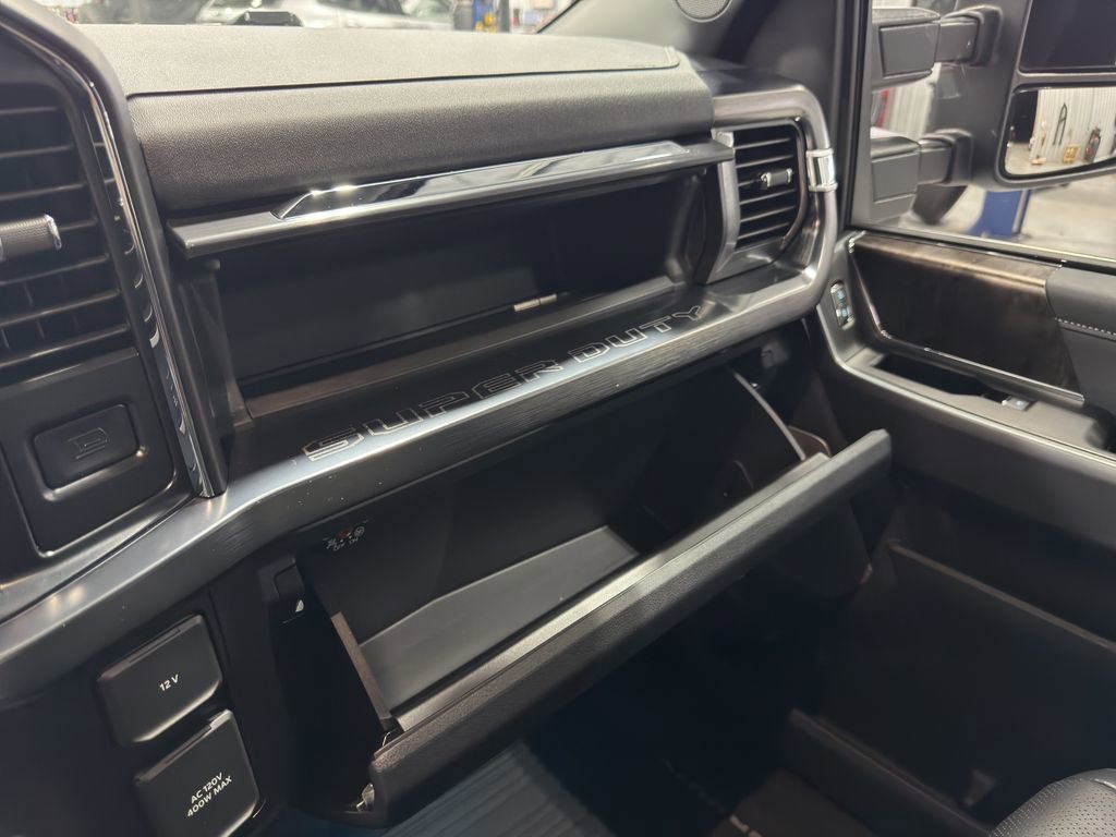 Used 2025 Ford F250 Lariat w/ Chrome Package image 6