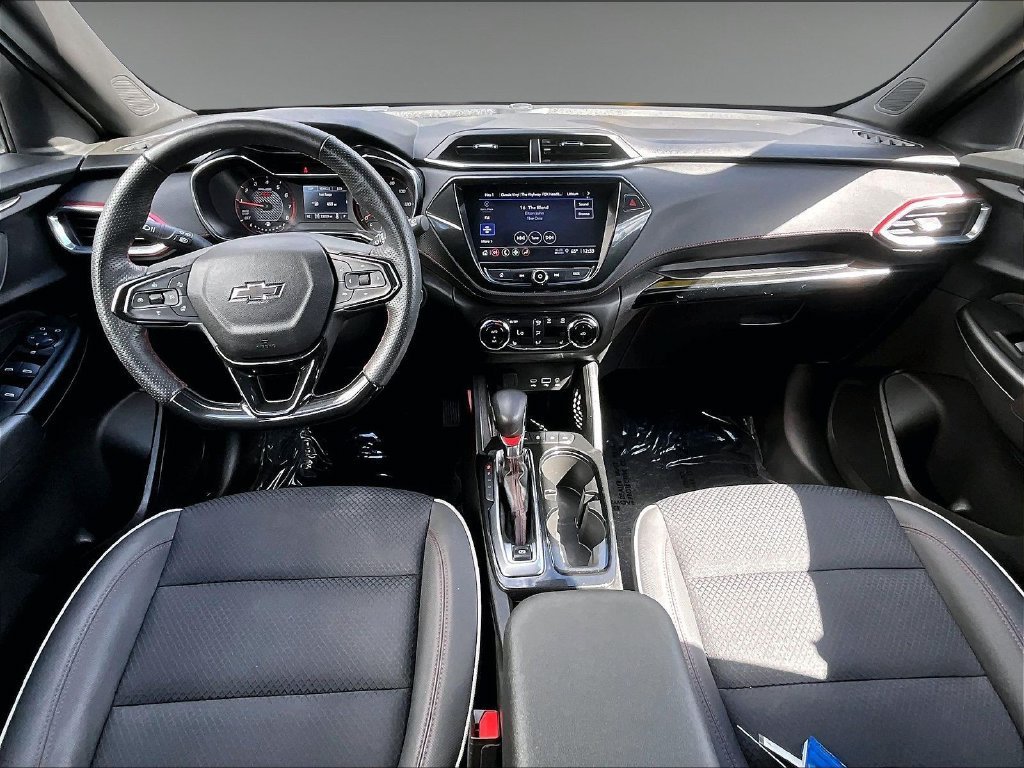 Used 2023 Chevrolet TrailBlazer RS w/ Convenience Package AWD/4WD image 17