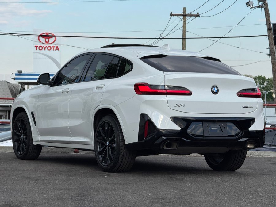 Used 2023 BMW X4 xDrive30i w/ M Sport Package 2 w/ M Sport Package AWD/4WD image 7