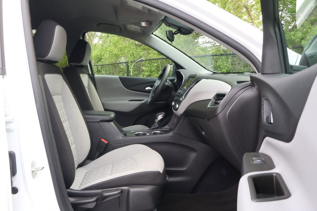 Used 2024 Chevrolet Equinox LS w/ LS Convenience Package AWD/4WD image 40