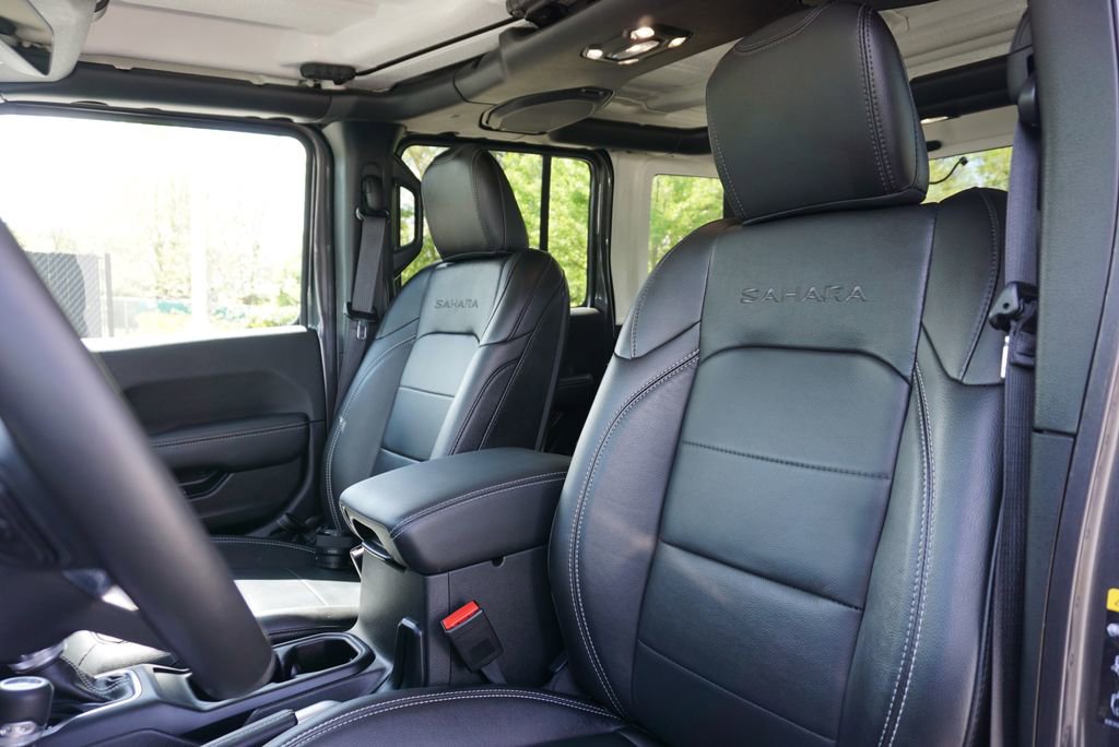Used 2022 Jeep Wrangler Unlimited Sahara w/ LED Lighting Group image 17