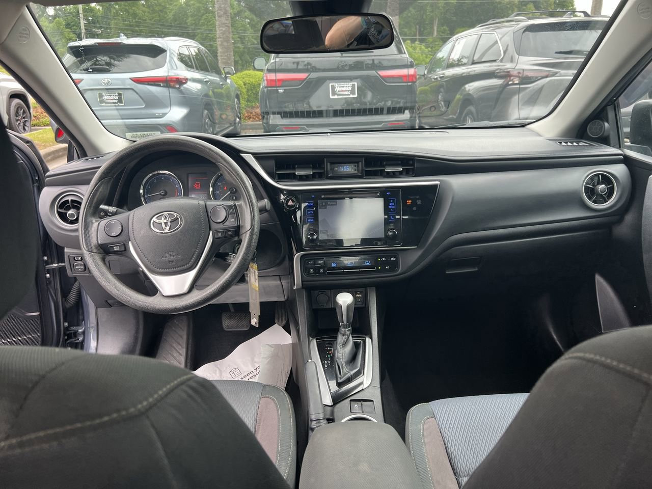 Used 2017 Toyota Corolla LE FWD image 31