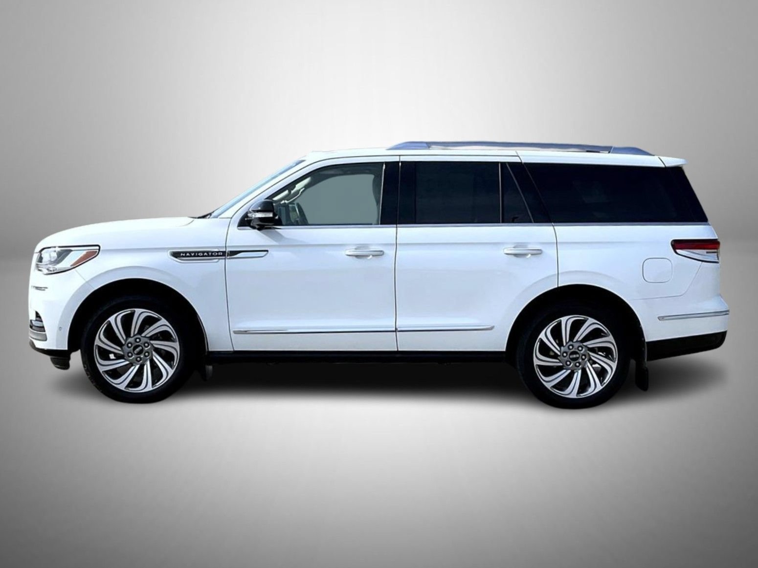 Certified 2023 Lincoln Navigator Reserve AWD/4WD image 8