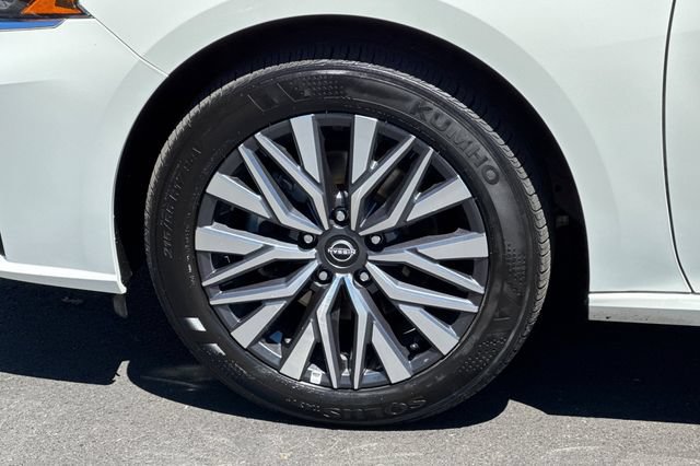 Used 2025 Nissan Altima 2.5 SV AWD/4WD image 42