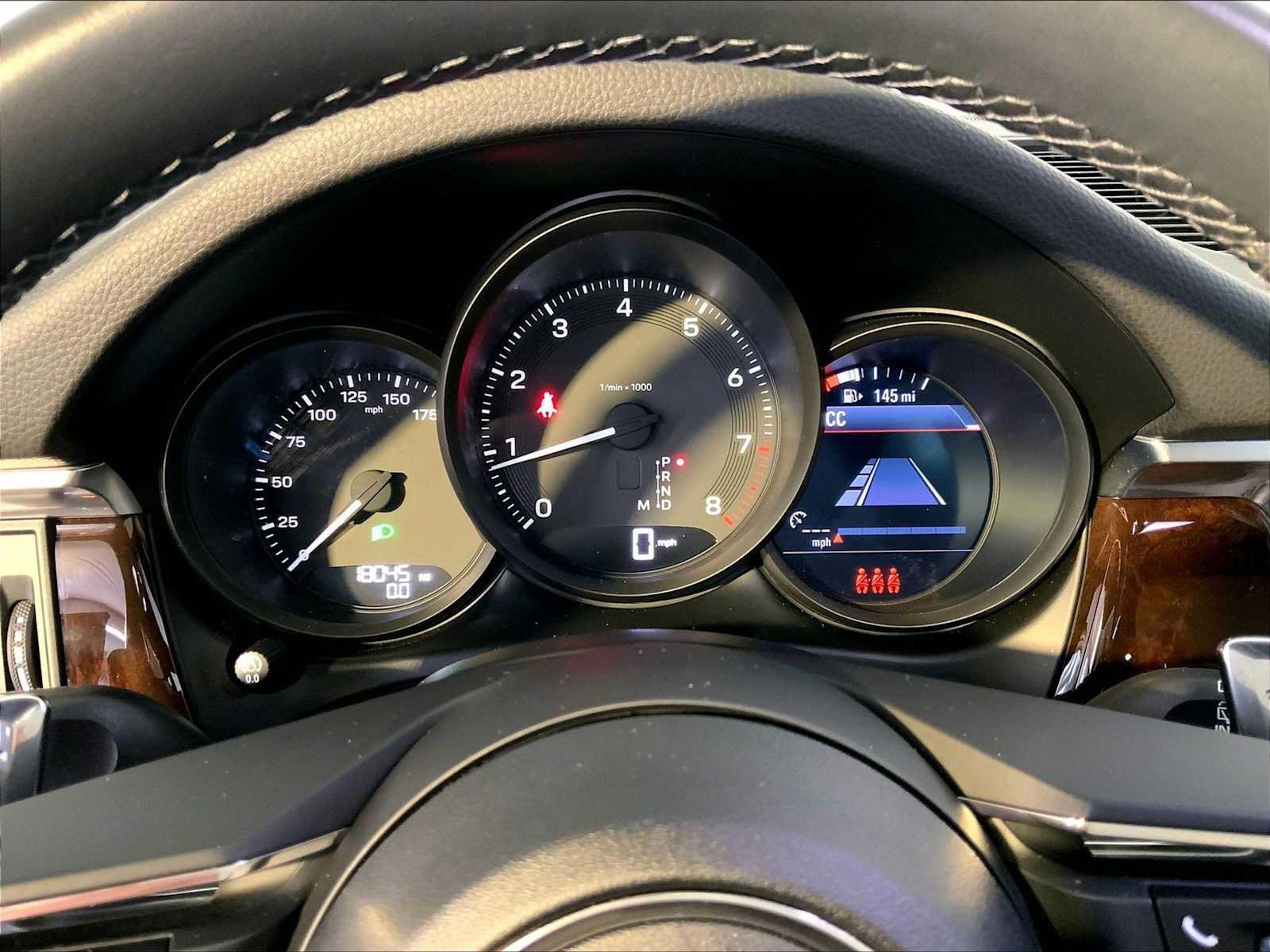 Certified 2023 Porsche Macan image 29