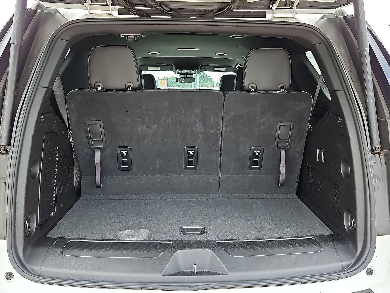 Used 2025 Chevrolet Tahoe LT AWD/4WD image 31