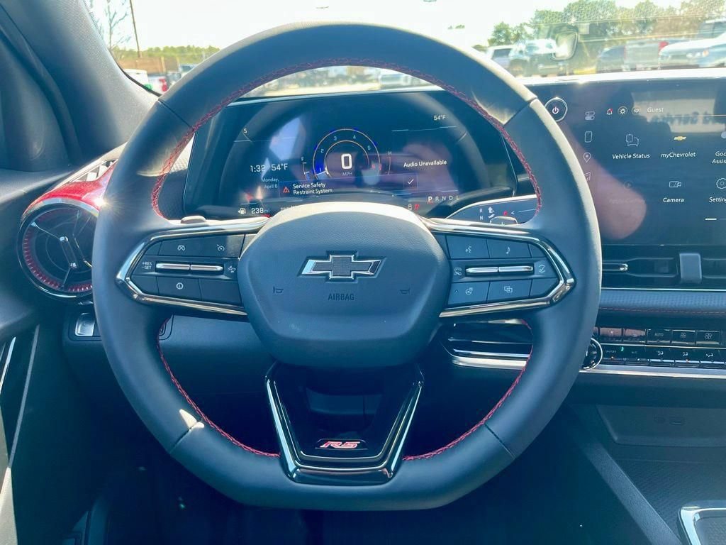 New 2026 Chevrolet Equinox RS w/ Convenience Package III AWD/4WD image 18