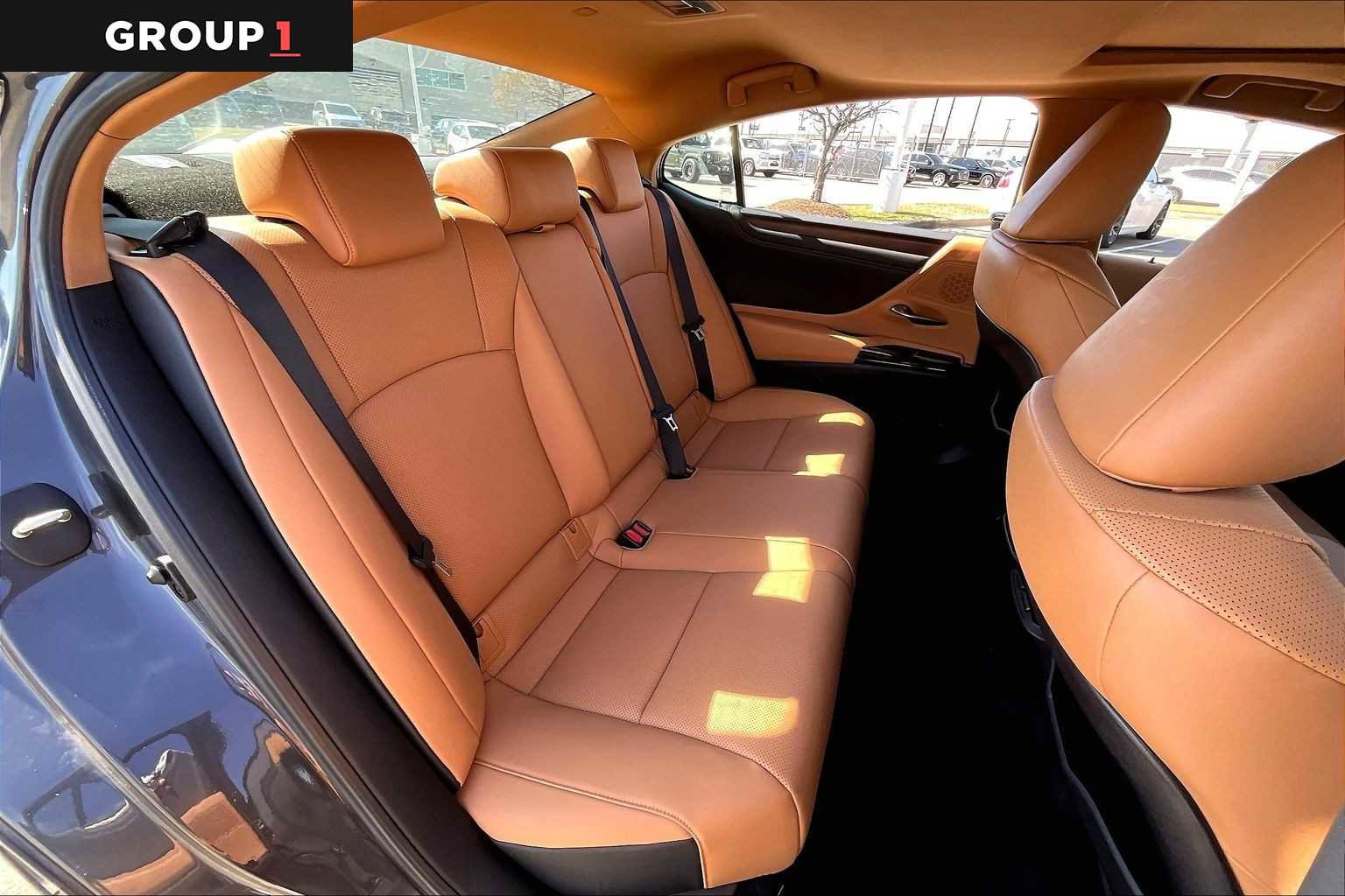 Certified 2024 Lexus ES 350 w/ Premium Package image 18