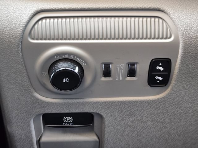 Certified 2024 Jeep Wagoneer L Series III w/ Flexible Seating Group AWD/4WD image 21