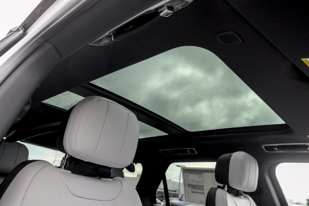 New 2027 Land Rover Range Rover Sport Dynamic SE AWD/4WD image 24