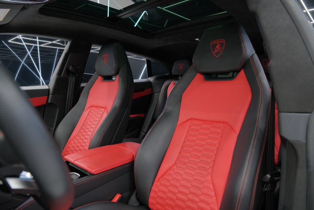 Used 2022 Lamborghini Urus AWD/4WD image 11