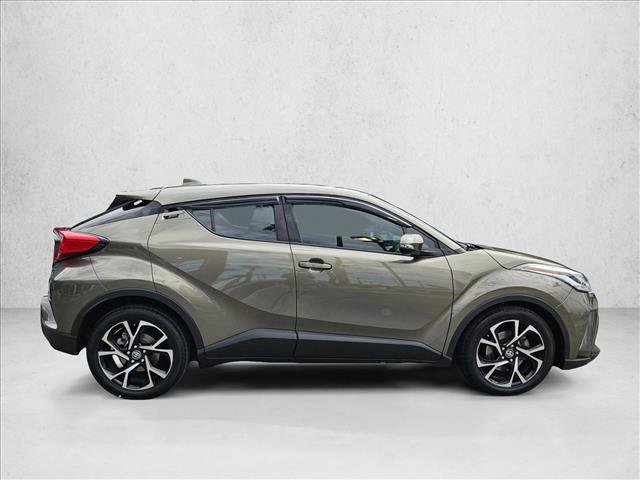 Used 2021 Toyota C-HR XLE FWD image 4