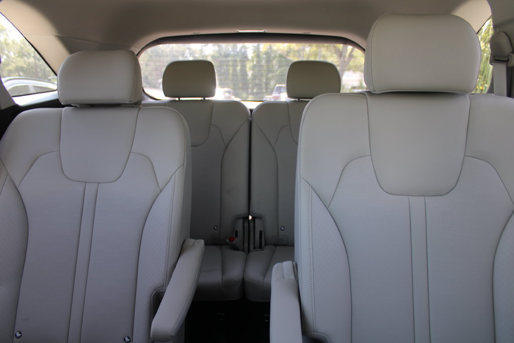 Certified 2024 Kia Sorento SX FWD image 65