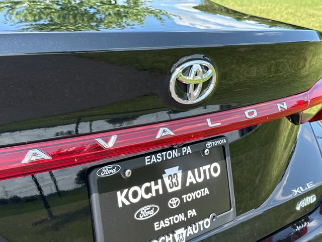 Used 2021 Toyota Avalon XLE w/ Moonroof Package AWD/4WD image 17