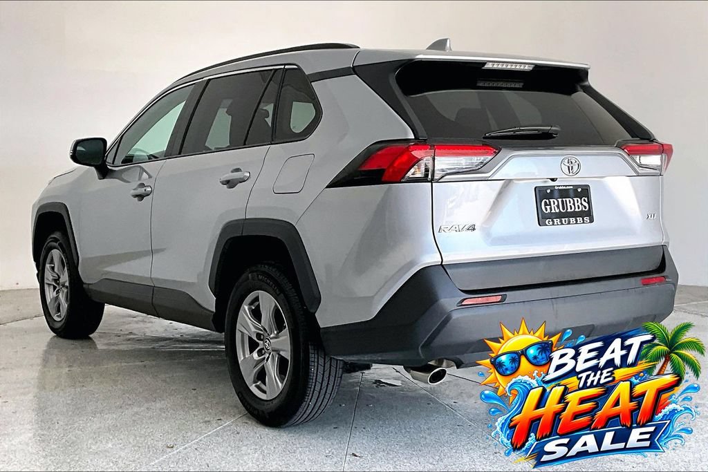 Used 2025 Toyota RAV4 XLE FWD image 15