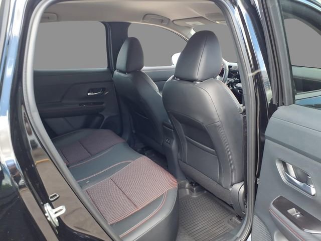 Used 2025 Nissan Kicks SR image 11