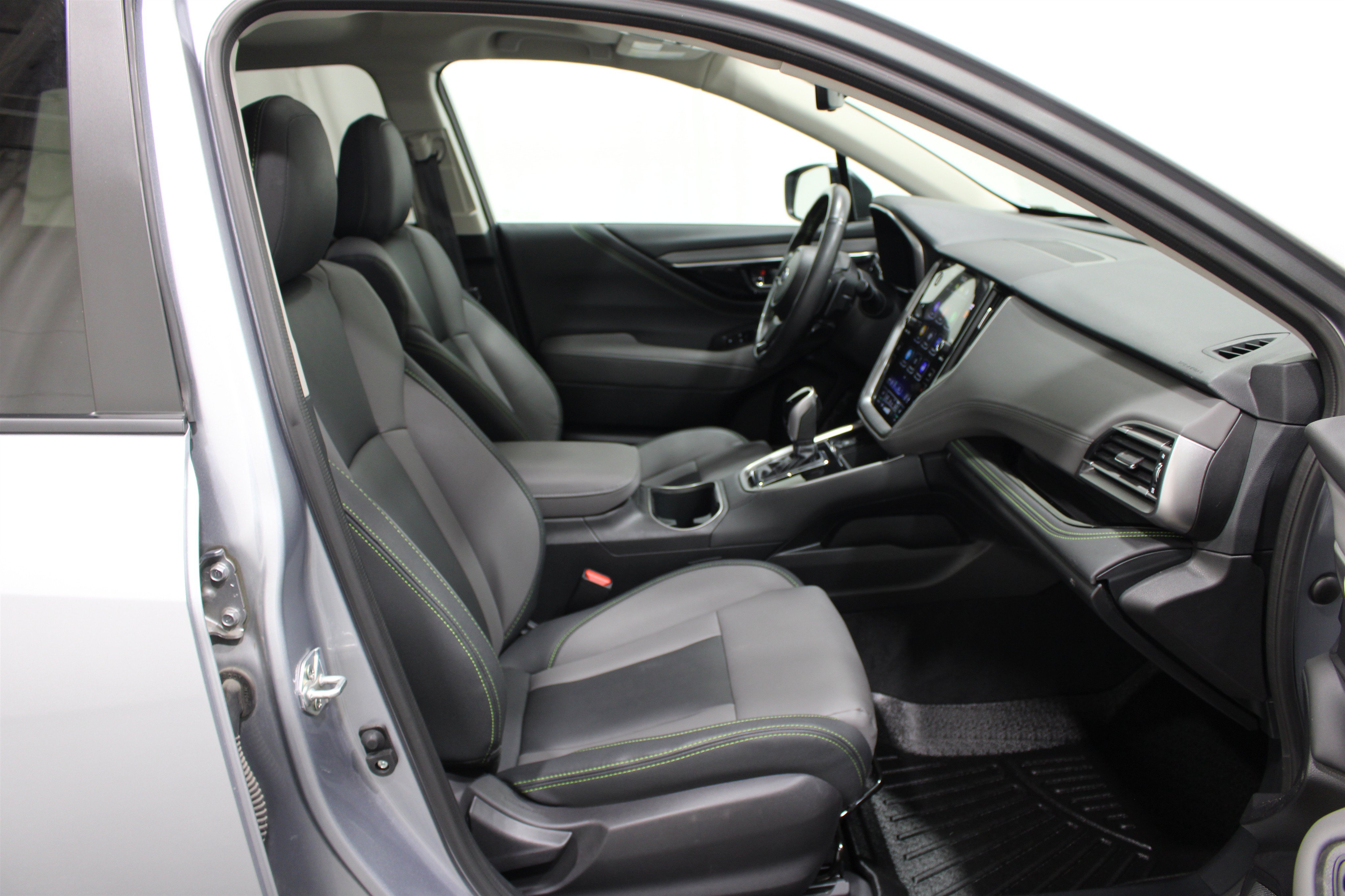 Used 2025 Subaru Outback Onyx Edition AWD/4WD image 11