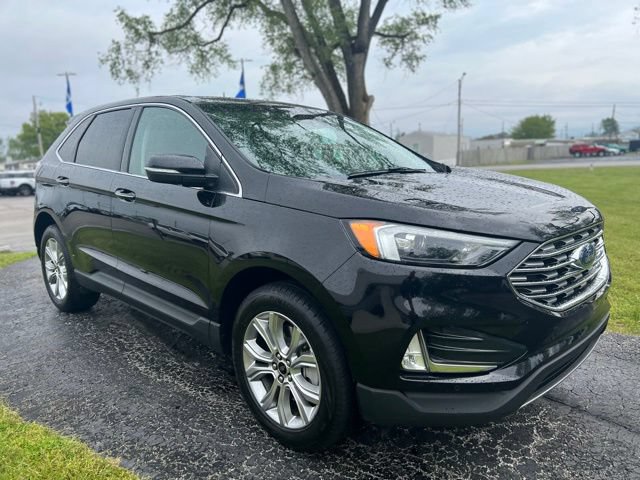 Used 2024 Ford Edge Titanium AWD/4WD image 2