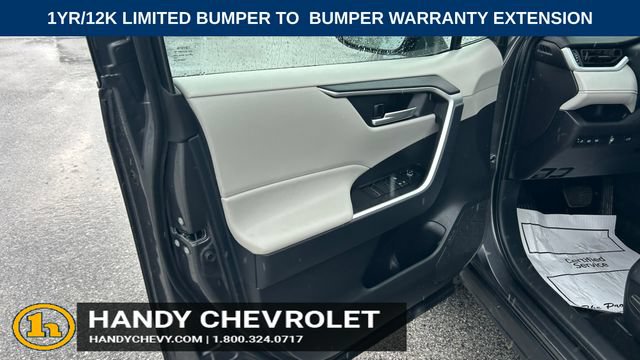 Used 2025 Toyota RAV4 XLE AWD/4WD image 17