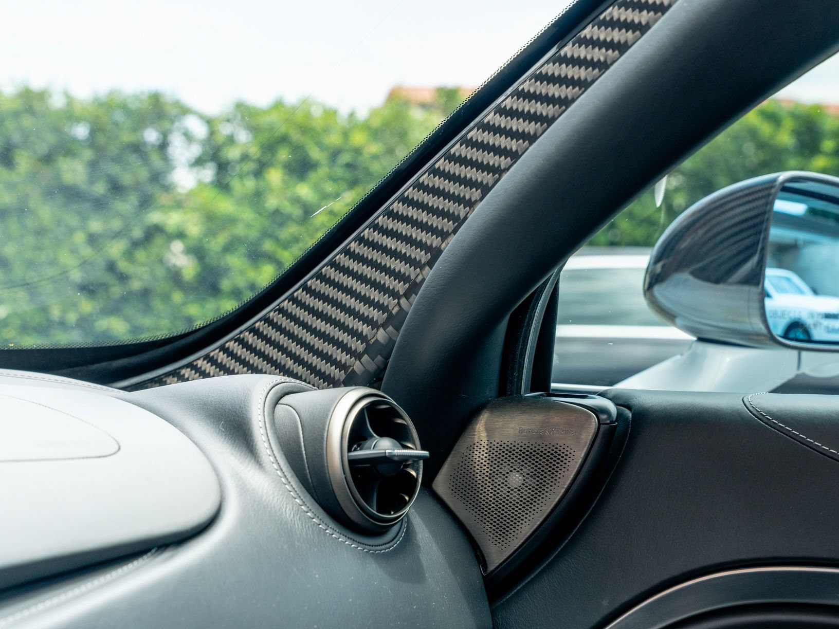 Used 2018 McLaren 720S Luxury RWD image 24