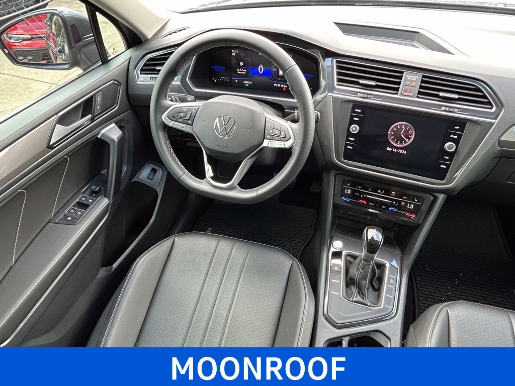 Certified 2023 Volkswagen Tiguan SE w/ Panoramic Sunroof Package FWD image 11