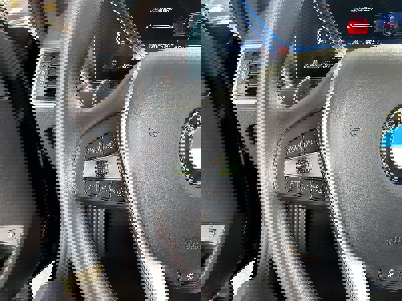 Used 2023 BMW 230i Coupe w/ Convenience Package RWD image 19