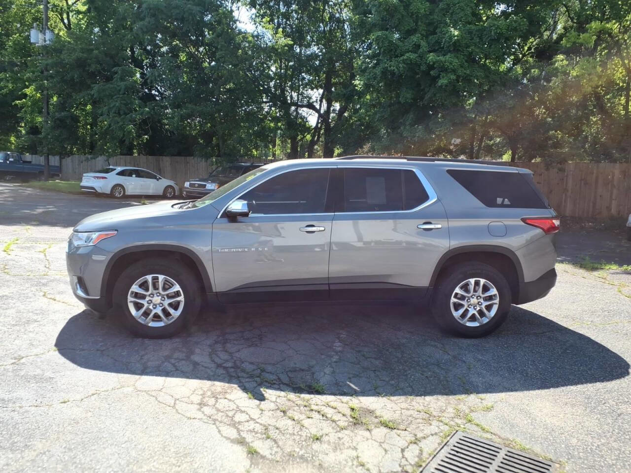 Used 2020 Chevrolet Traverse LT FWD image 8