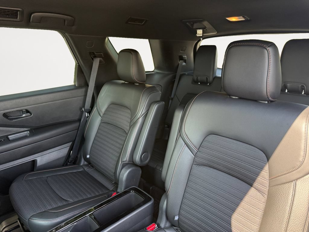 Used 2024 Nissan Pathfinder Rock Creek AWD/4WD image 13