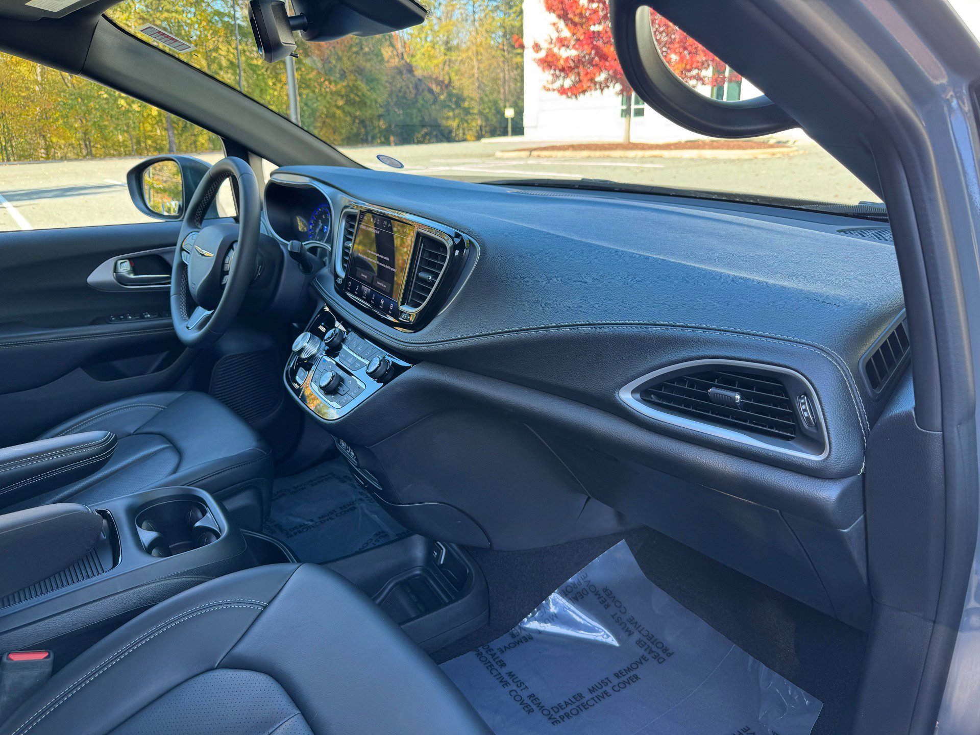 Used 2023 Chrysler Pacifica Touring-L w/ S Appearance Package image 47