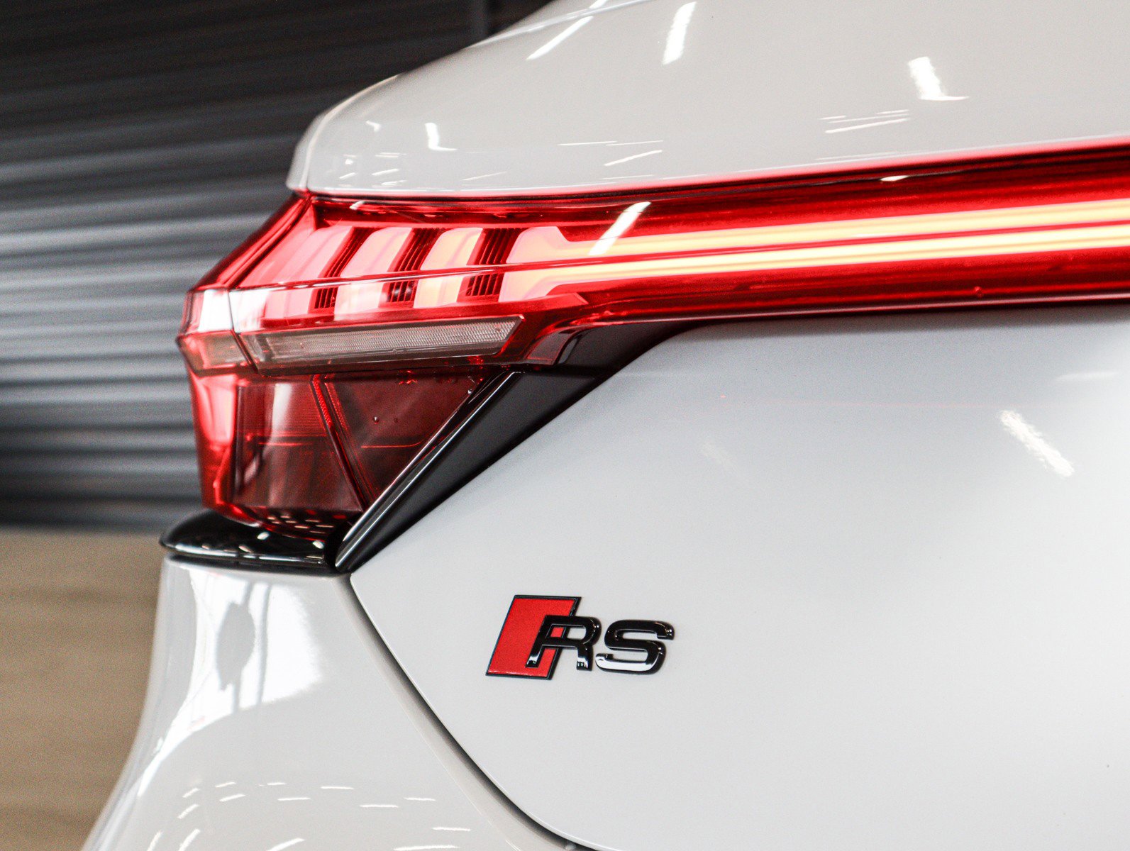 Used 2024 Audi RS e-tron GT w/ Carbon Performance Package image 30