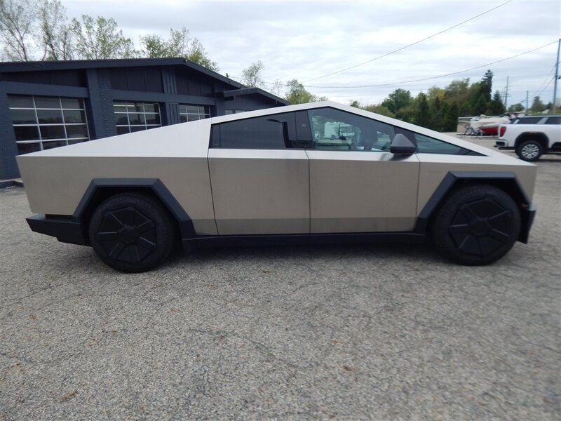 Used 2024 Tesla Cybertruck AWD Crew Cab image 6