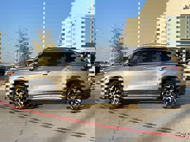 New 2025 Volkswagen Tiguan SE image 3