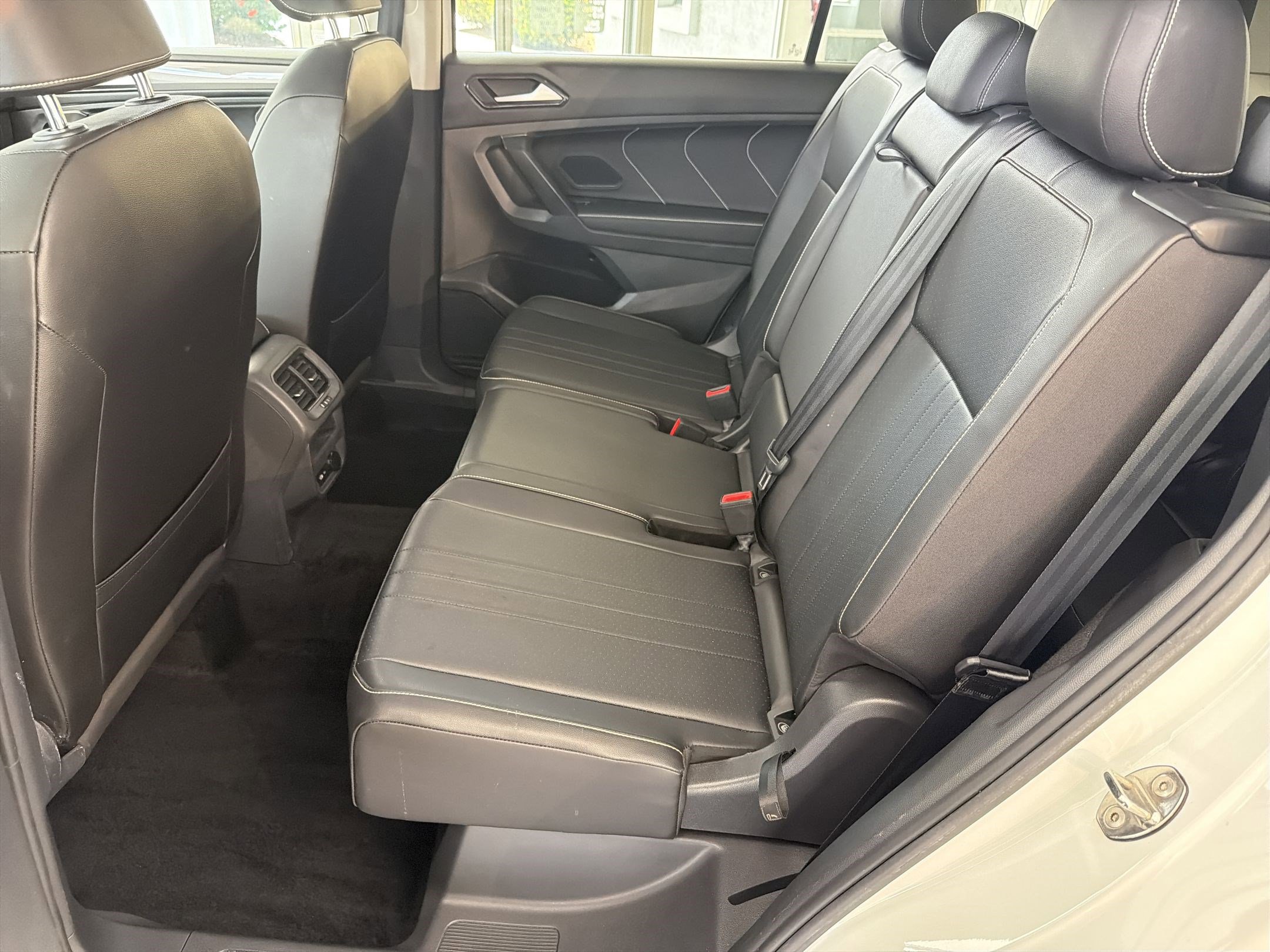 Used 2022 Volkswagen Tiguan SE FWD image 14