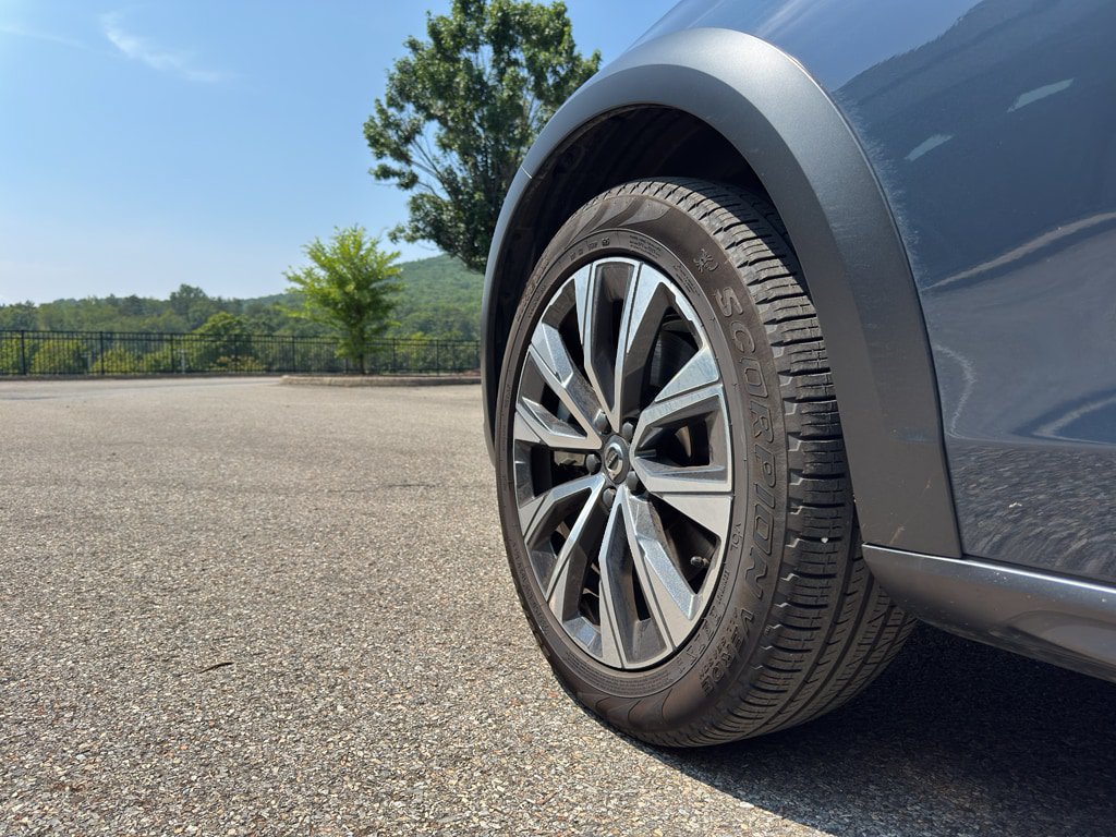 Certified 2025 Volvo V90 B6 Cross Country Plus AWD/4WD image 7
