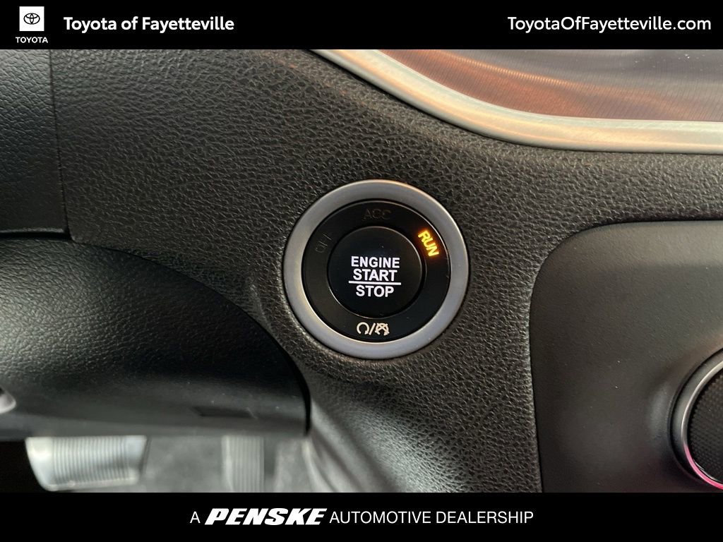 Used 2019 Dodge Charger SXT image 31