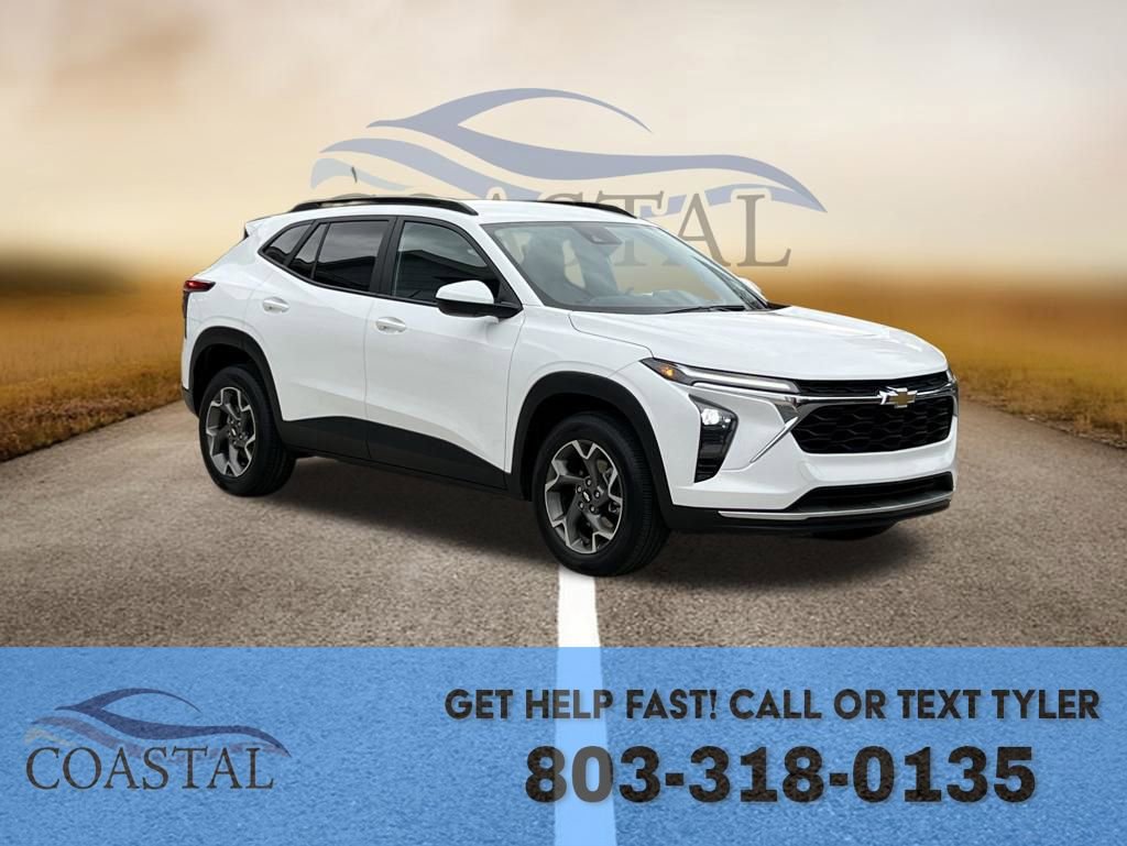 Used 2025 Chevrolet Trax LT image 3