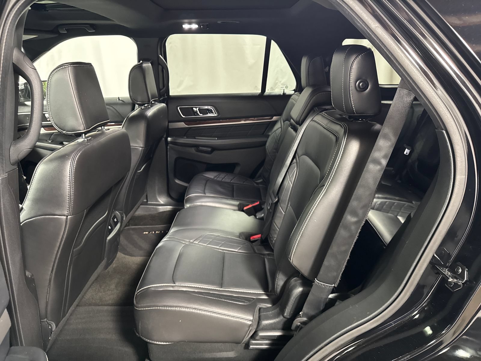 Used 2018 Ford Explorer Platinum AWD/4WD image 5